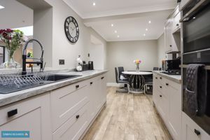 Kitchen/Diner- click for photo gallery